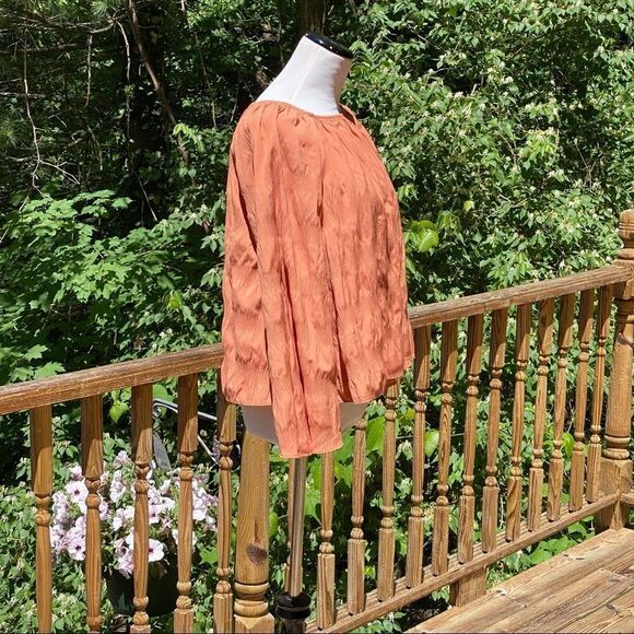 Elizabeth and James Boho Off Shoulder Top - Picture 3 of 11